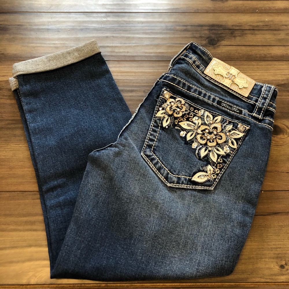 NWT Miss Me Floral Capris  Jeans Style M3319P